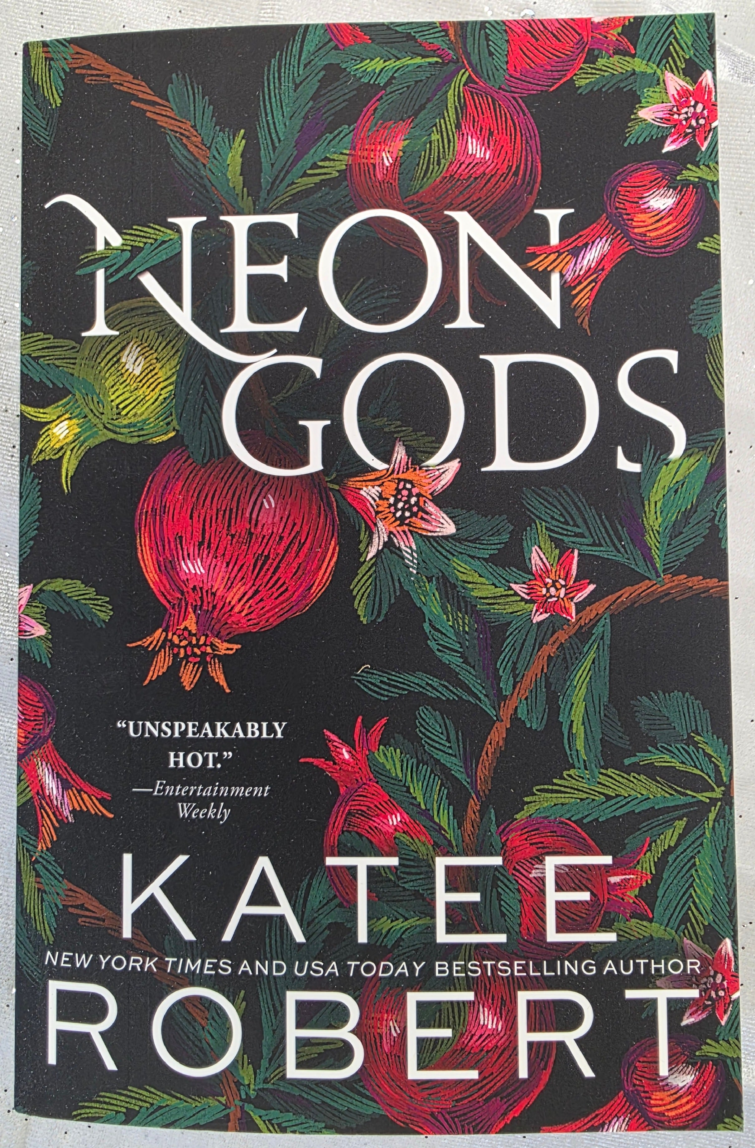 Neon Gods, Katee Robert (softback)