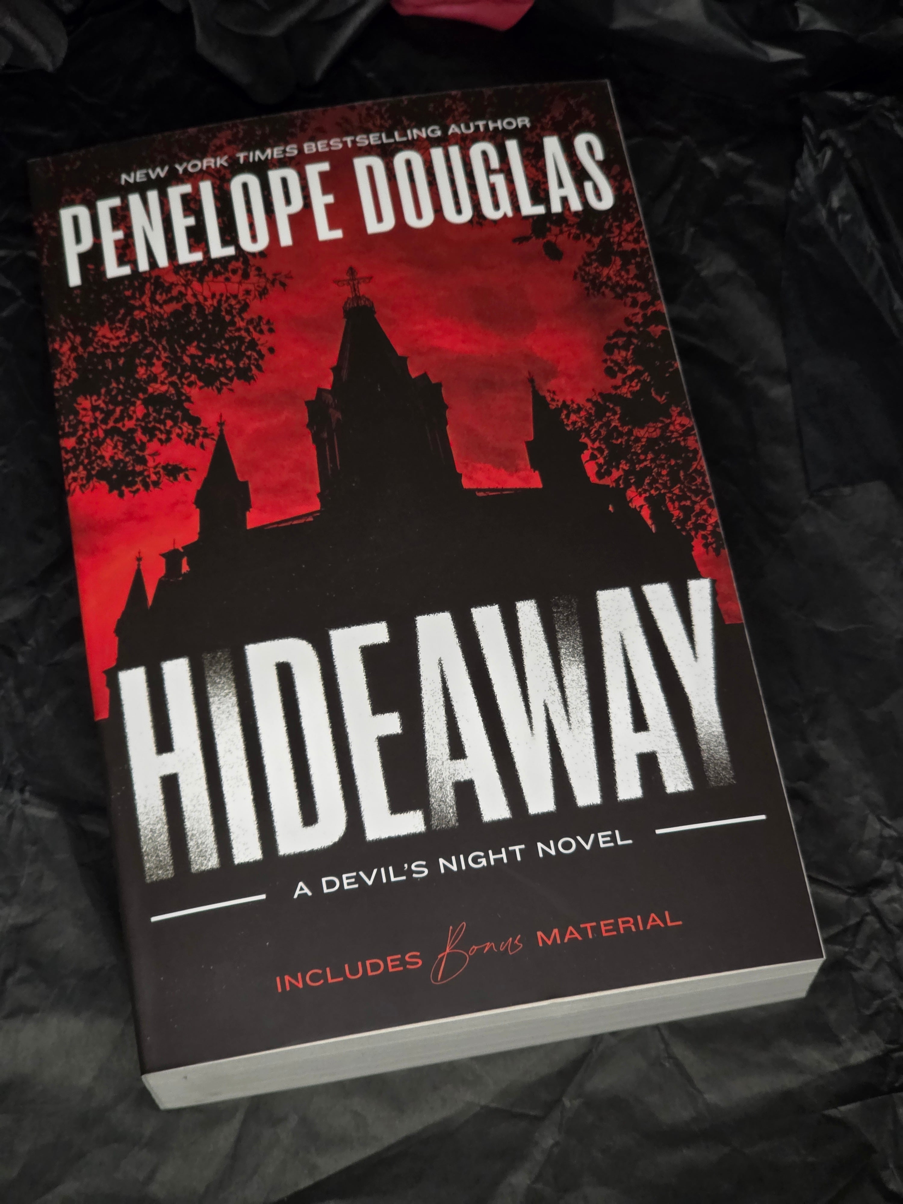 Hideaway, by Penelope Douglas (softback, english edition)