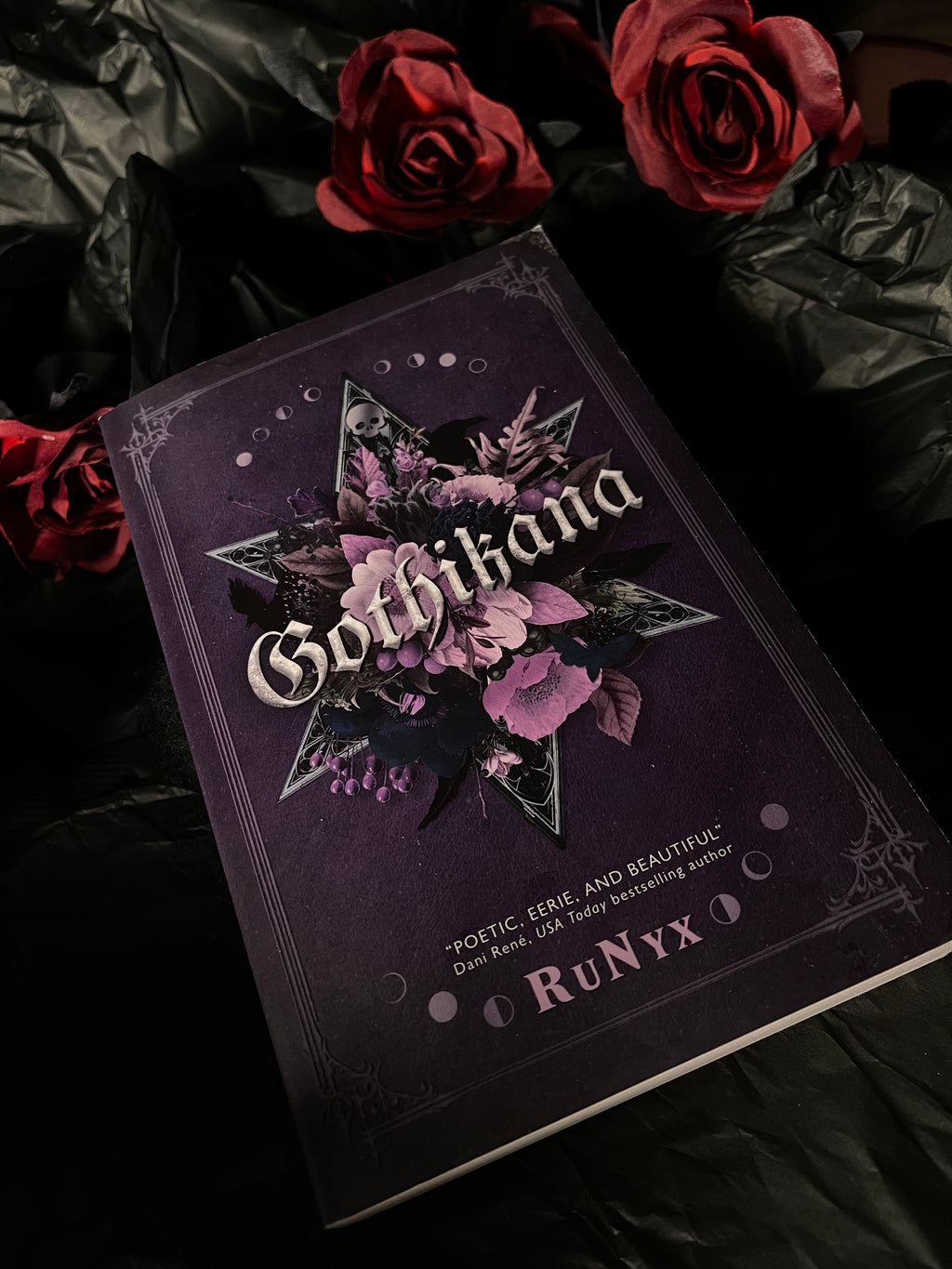 Gothikana, by RuNyx (softback, english edition)