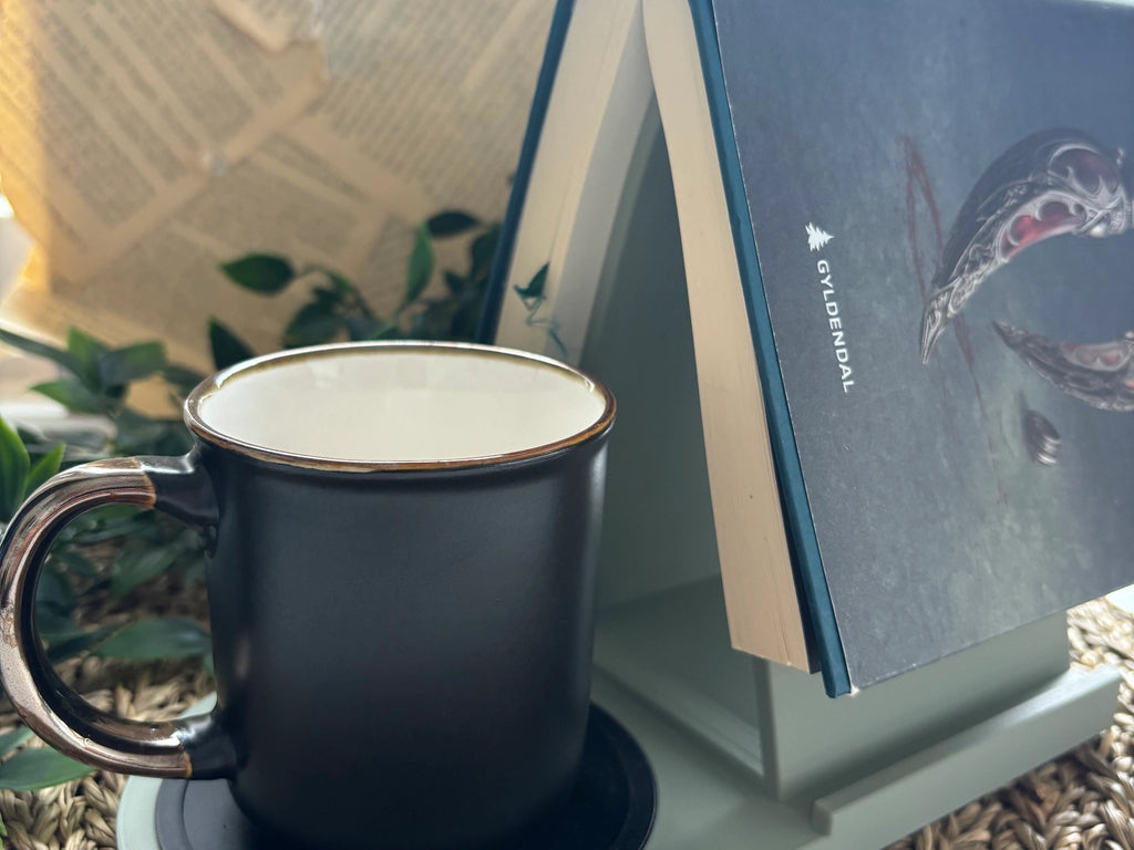 Holder For Books, Bookreader And Cups