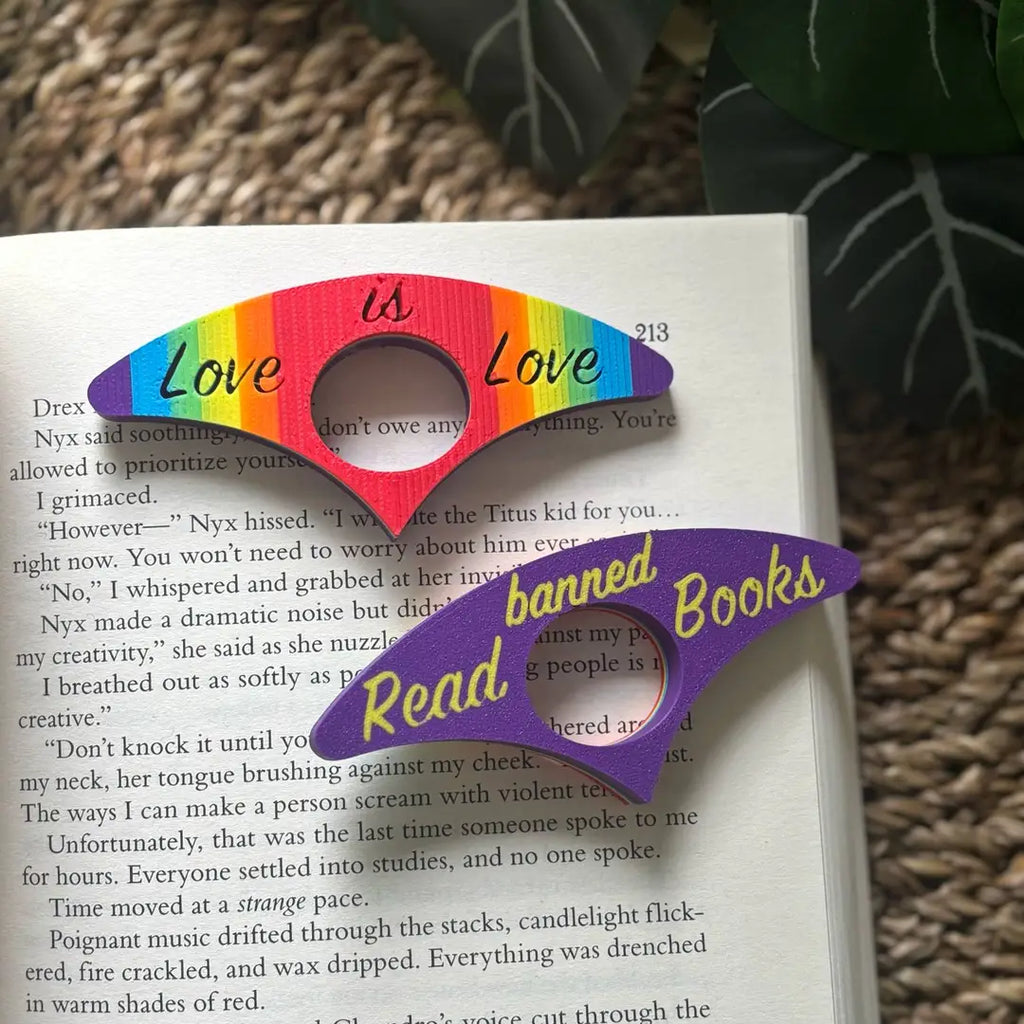 Thumbholder – Love Is Love